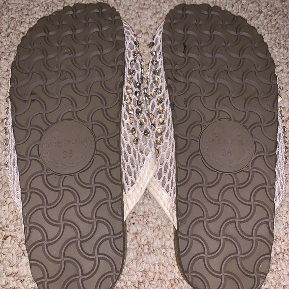 Elegant Cream and Gold Embellished Mules - Picture 3 of 6